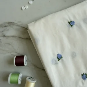 хлопок с вышивкой синие цветы на белом premier fabric