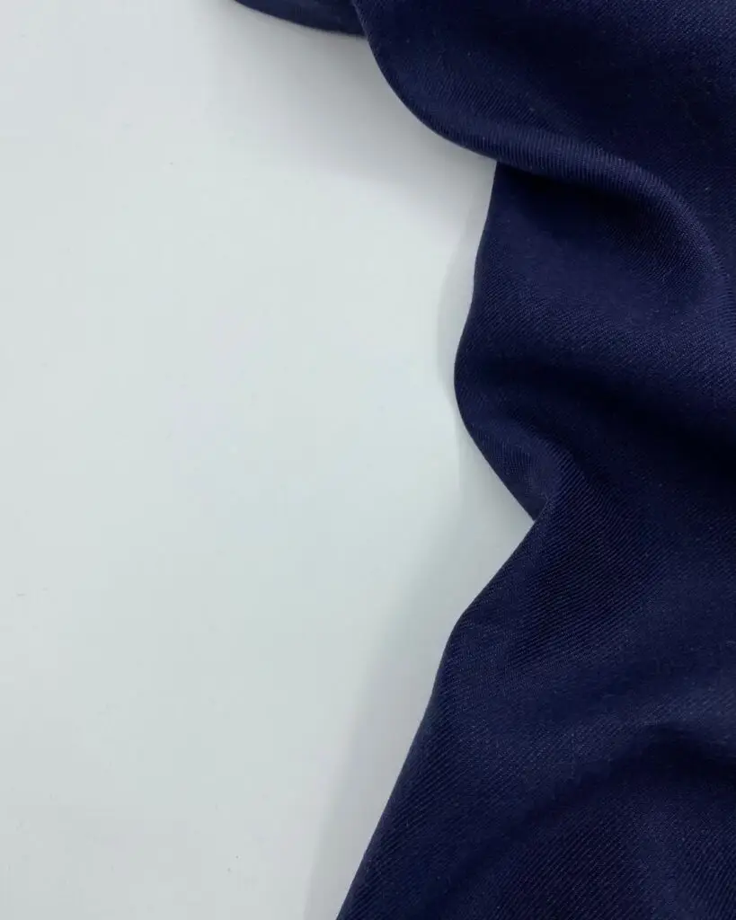 1 17 819x1024 - Крапива с тенселем плательная "тёмно-синий джинс"