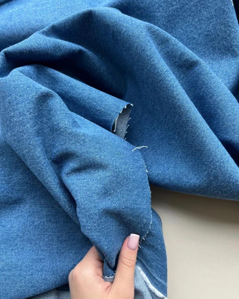 джинсовая плотная ткань, цвет темно-голубой. premier fabric